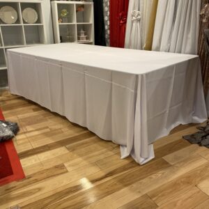Kings table with linen